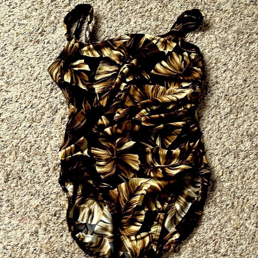 Miracle suit size 14 new without tags never worn